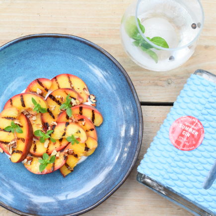 Nginiouis Summer Gin - Gegrilde nectarine - Griekse yoghurt - Pecannoot - Basilicum