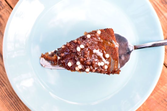 Banaan chocolade cake met gezouten karamel: