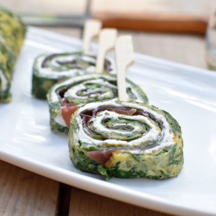 Spinazie omelet met opgeklopte verse kaas en Filet d'Anvers