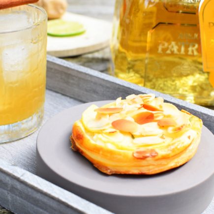 Cocktail: Patron Tequila Anejo - Bladerdeeggebakje met appel