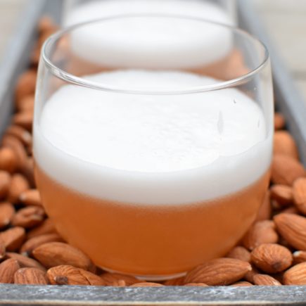 Driekoningen cocktail: Amandel - Jenever - Limoen