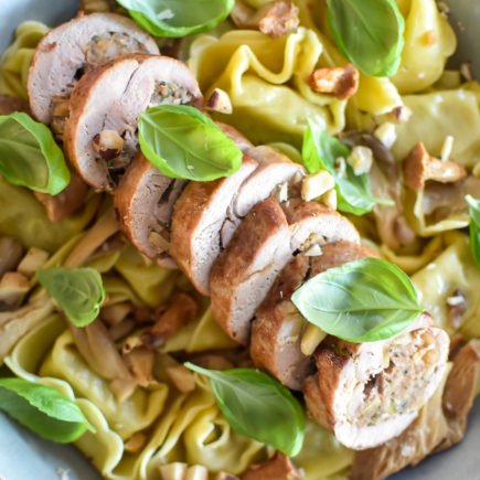Rollade van fazant met tortellini en paddenstoelen