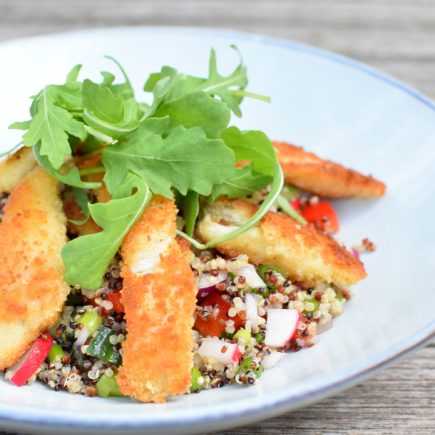 Quinoa salade - Gepaneerde pladijs - Yoghurt remoulade