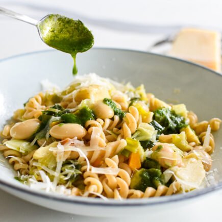 Fagioli: Vegetarische pasta met artisjok, bonen en prei