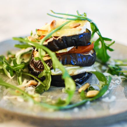 Taartje van aubergine en brie "Tian de berenjenas"