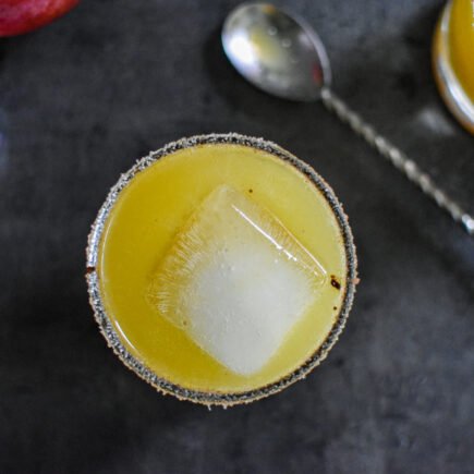 Spicy mango mocktail met sambal en tonic