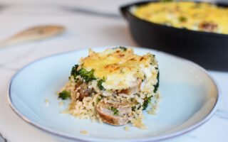Ovenschotel met broccoli, rijst en boerenworst