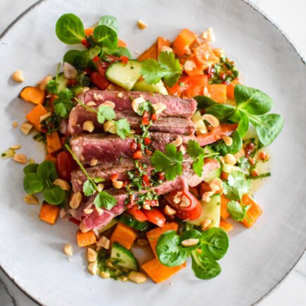 Entrecote met Thaise salade en zoete aardappel