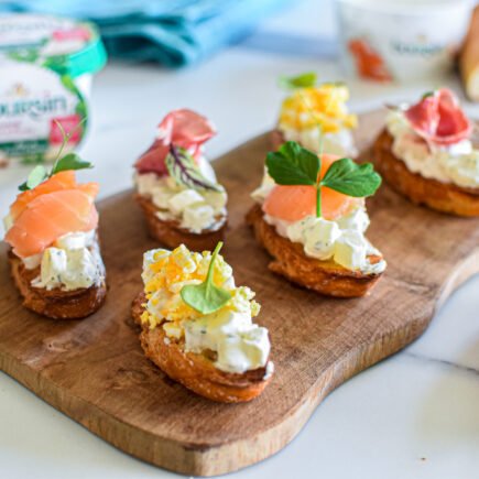 Crostini met asperges en Boursin
