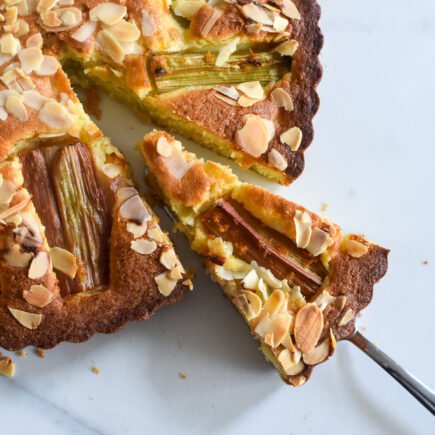 Rabarbercake met amandel en ricotta