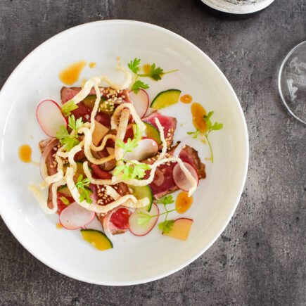 Tataki van kalfsvlees met radijs & komkommer