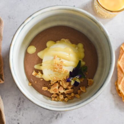 Chocolademousse met ijs, advocaat & koekjes