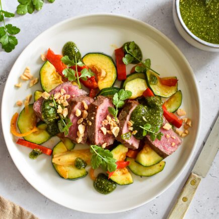 Biefstuk met korianderpesto en gebakken groenten