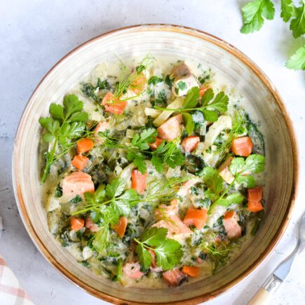 Stoofpotje van zalm met venkel en spinazie