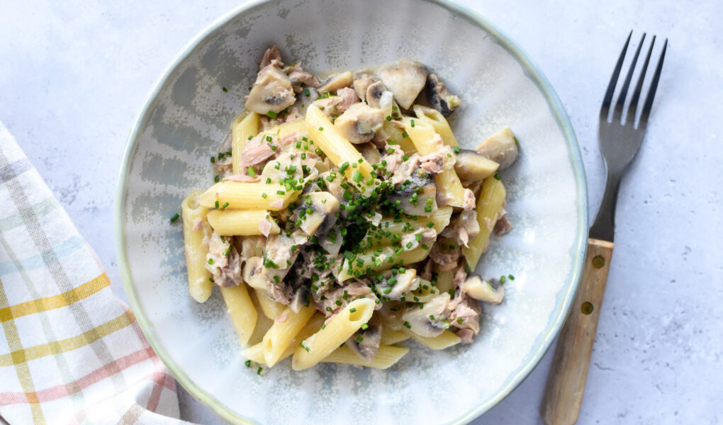 Pasta met tonijn en champignons