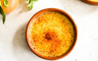Crème brûlée met mandarijn en salie