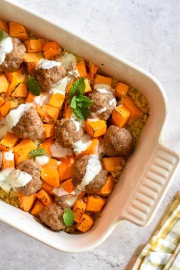 Ovenschotel met couscous, gehaktballetjes en pompoen