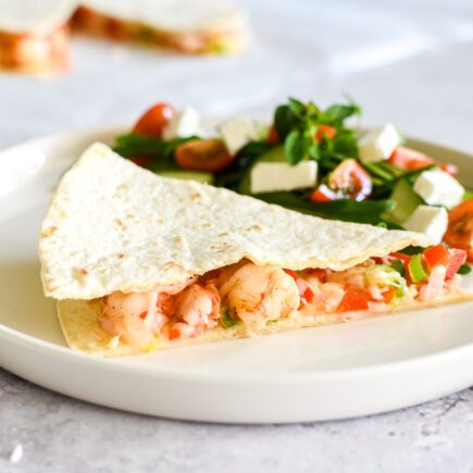 In de oven gebakken wrap met scampi