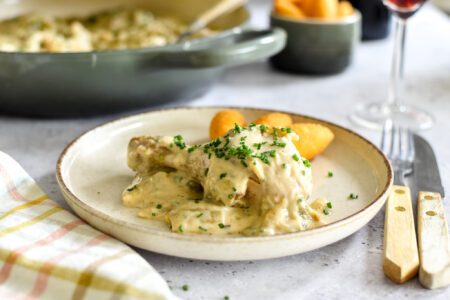 Stoofpotje van kip met witloof en kruidenkaas