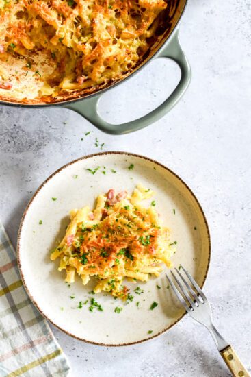 One pot wonder - Macaroni met savooie spitskool, spekjes en kaas