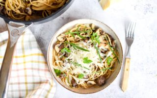 Pasta met wildgehakt en paddenstoelen