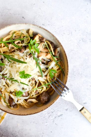 Pasta met wildgehakt en paddenstoelen