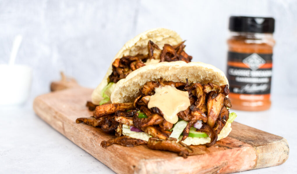 Pitabroodje met shoarma van oesterzwam