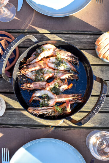 Gamba's met pittige boter op de barbecue