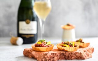 Feestelijk recept: Tartelette met steak tartaar en champagne