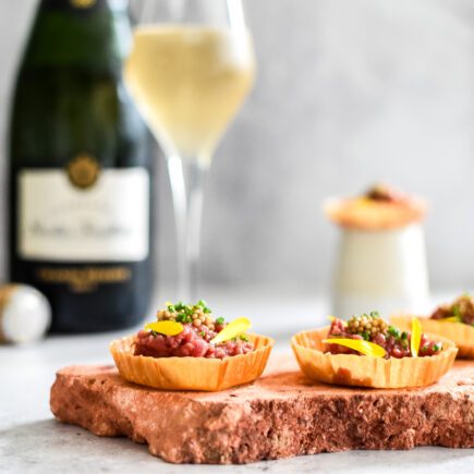 Feestelijk recept: Tartelette met steak tartaar en champagne