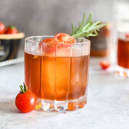 Ontdek de Looye Honingtomaten Old Fashioned: een unieke cocktailervaring