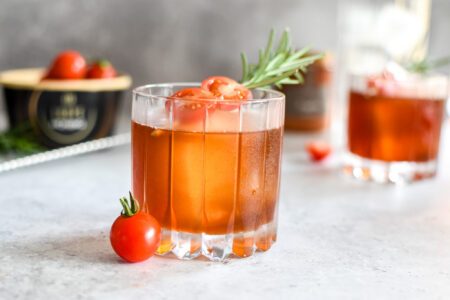 Ontdek de Looye Honingtomaten Old Fashioned: een unieke cocktailervaring