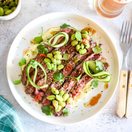 Tataki van rundvlees met wasabi mayo en edamame