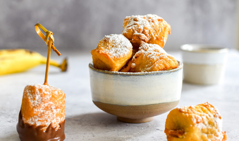 Dessert: bananenbeignets met warme chocolade