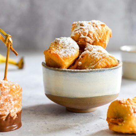 Dessert: bananenbeignets met warme chocolade