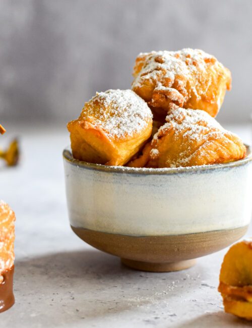 Dessert: bananenbeignets met warme chocolade