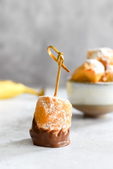 Dessert: bananenbeignets met warme chocolade