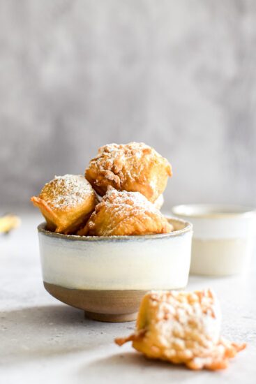 Dessert: bananenbeignets met warme chocolade