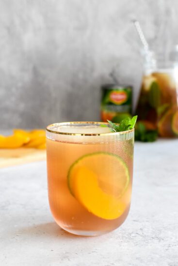 Zelf perzik ice tea maken: super snel en heerlijk verfrissend