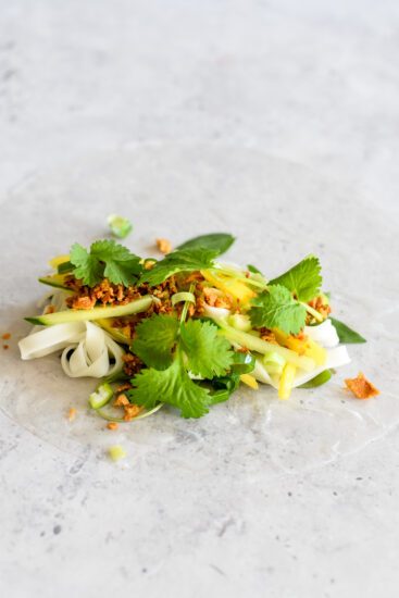 Lenterolletje met diamanthaas, mango en Thaise basiliucm