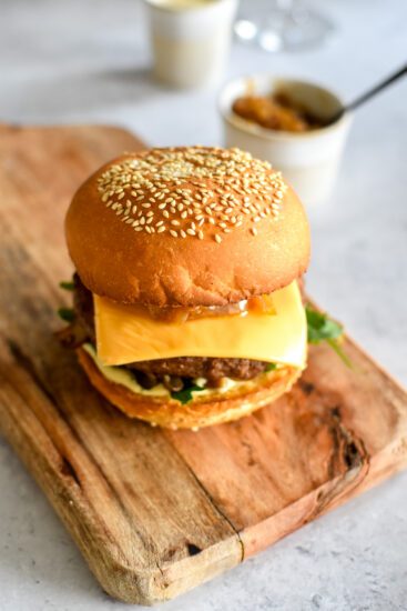 SchuppenBoer Grand Cru Burger met gekaramelliseerde uien en champignons