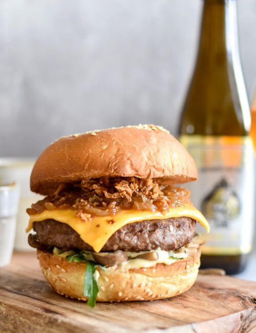 SchuppenBoer Grand Cru Burger met gekaramelliseerde uien en champignons